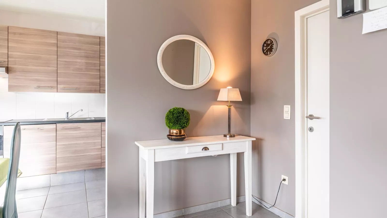 Les Trois Moineaux-Empfangshalle