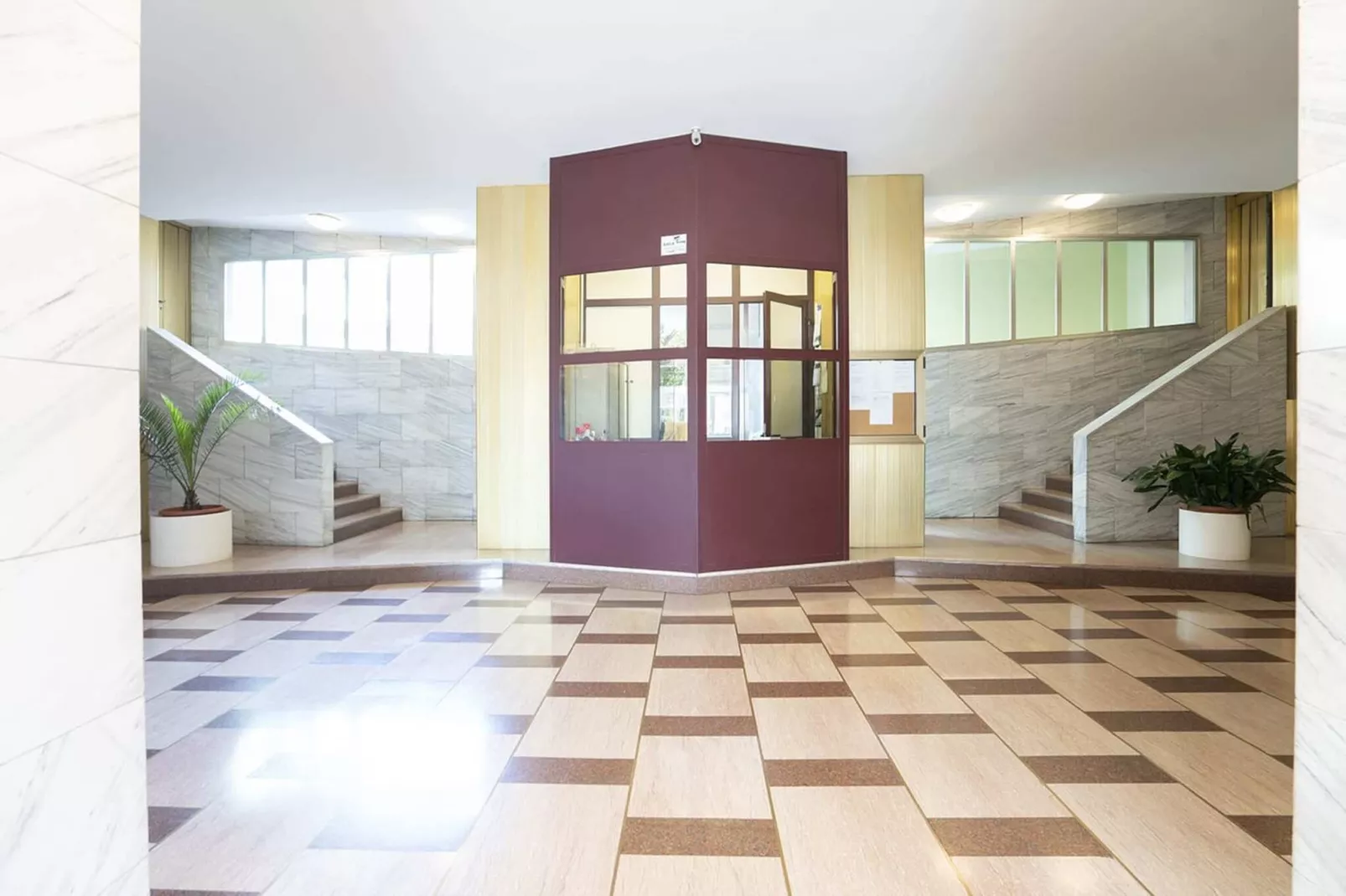 MI Cardano-Hall / réception