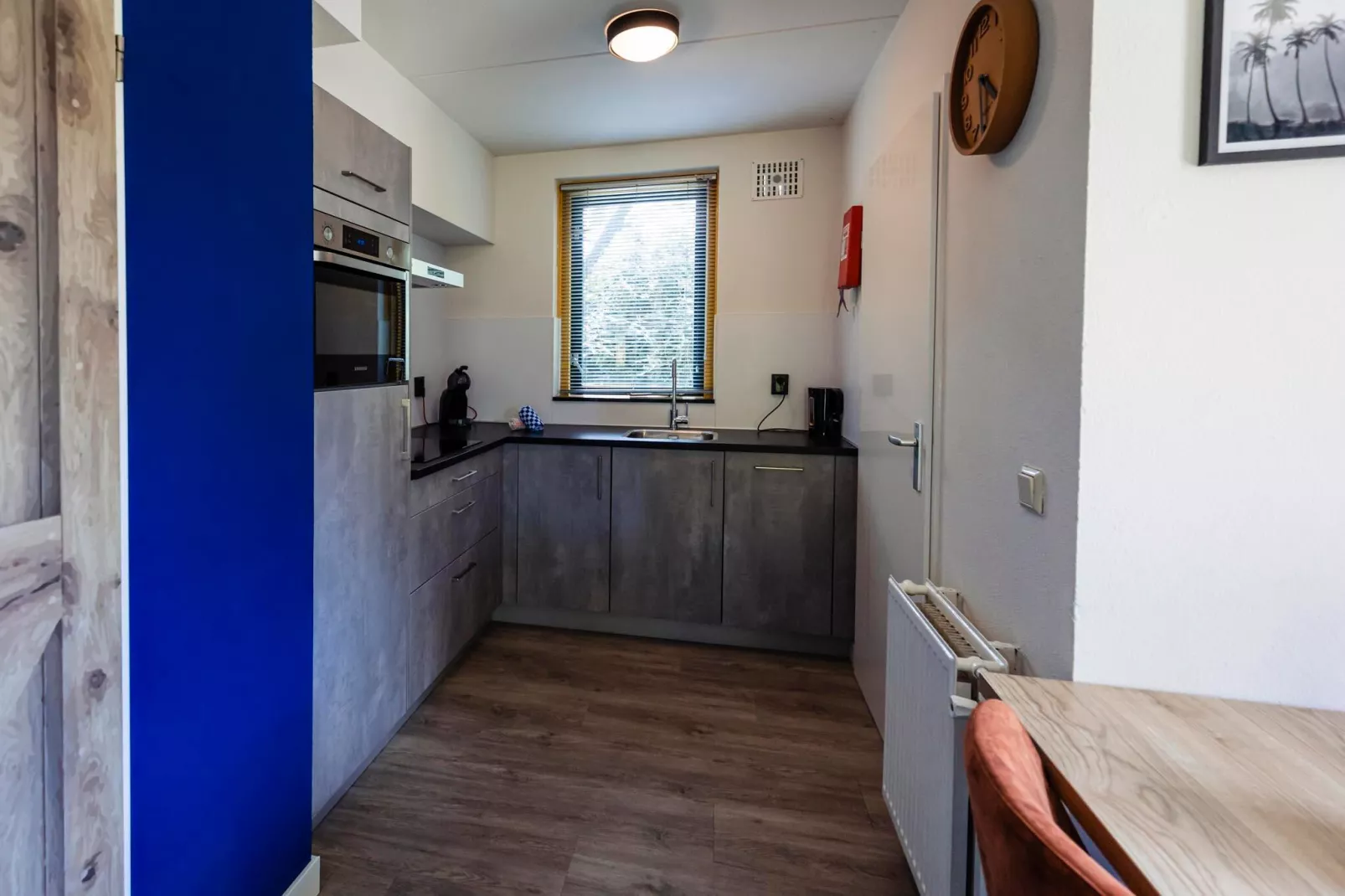 6 - Persons Lakeside Child-friendly Bungalow-Kitchen