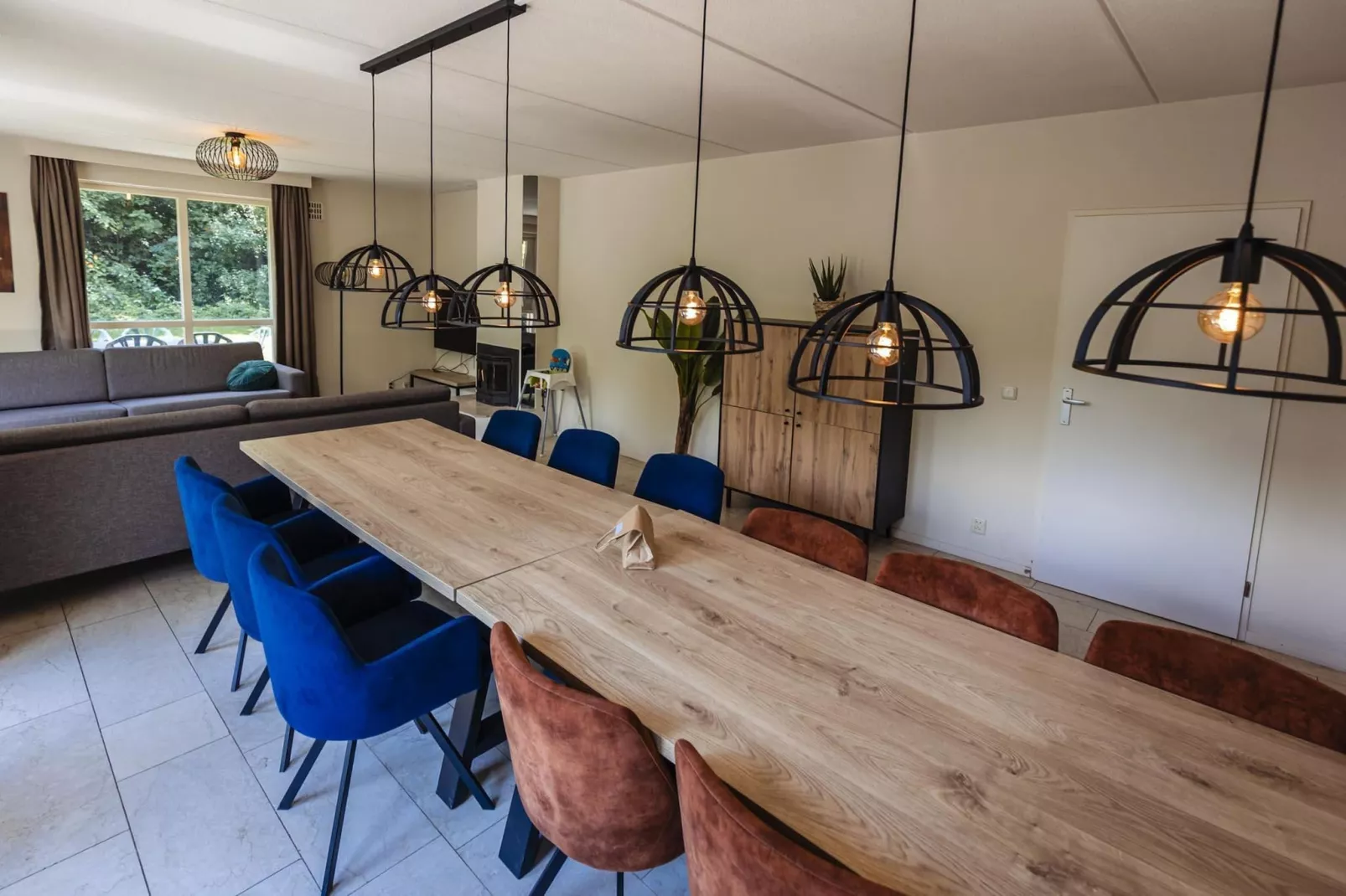 12 - Persons Family Bungalow-Esszimmer