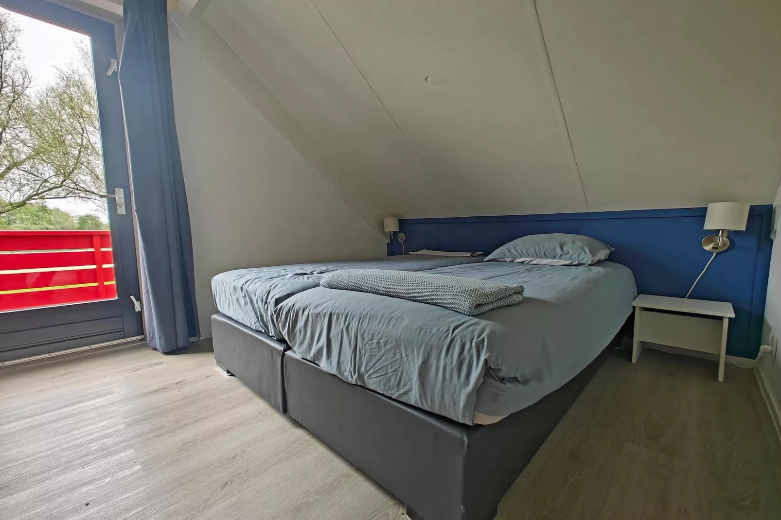 4 - Persons Lakeside Bungalow (copy) (copy)-Schlafzimmer