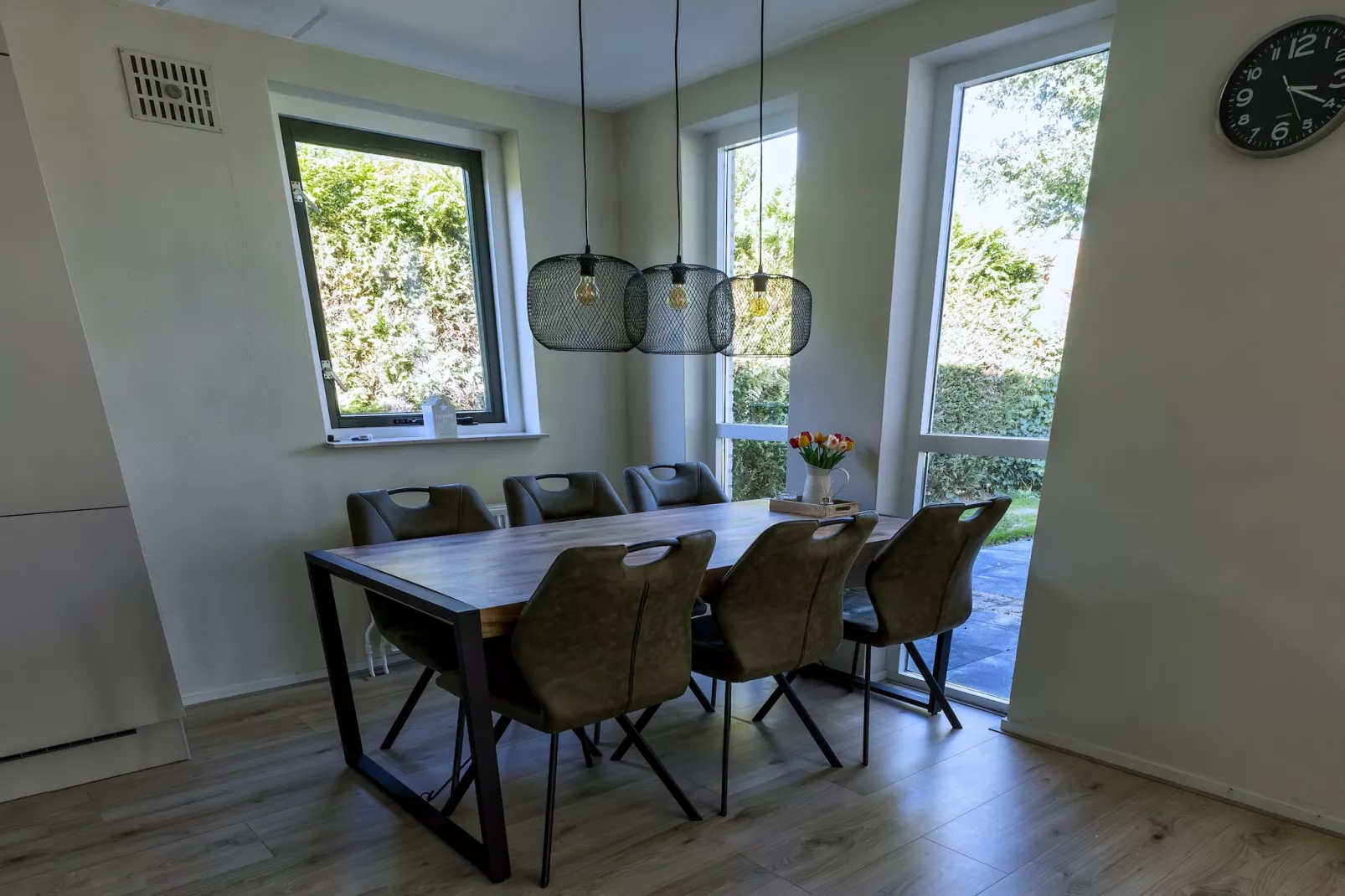 6 - Persons Forest Bungalow (copy) - Dining room