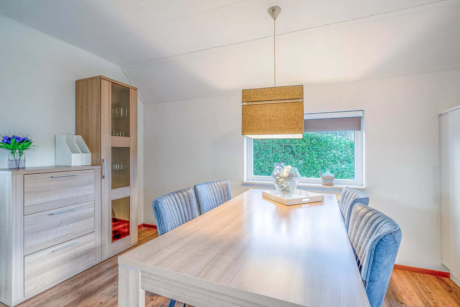 Kamperfoelie 55-Dining room