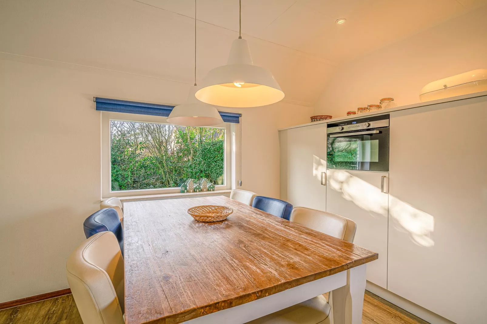 Kamperfoelie 65-Salle à manger