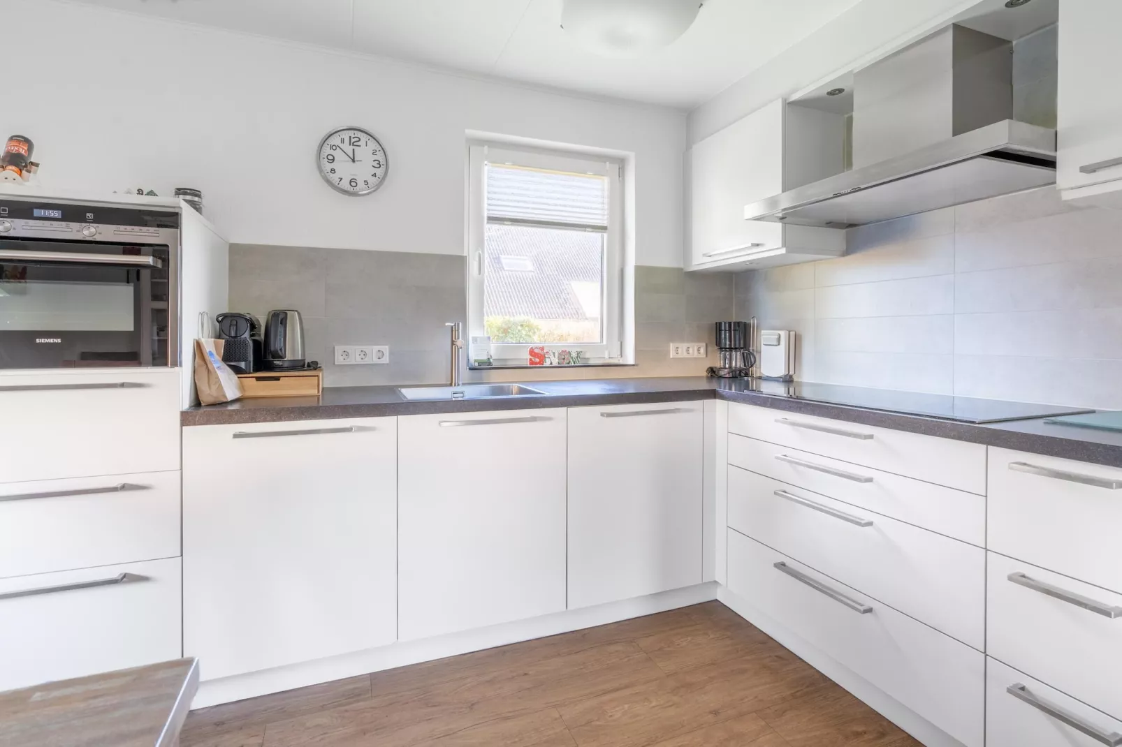 Kamperfoelie 75-Cuisine