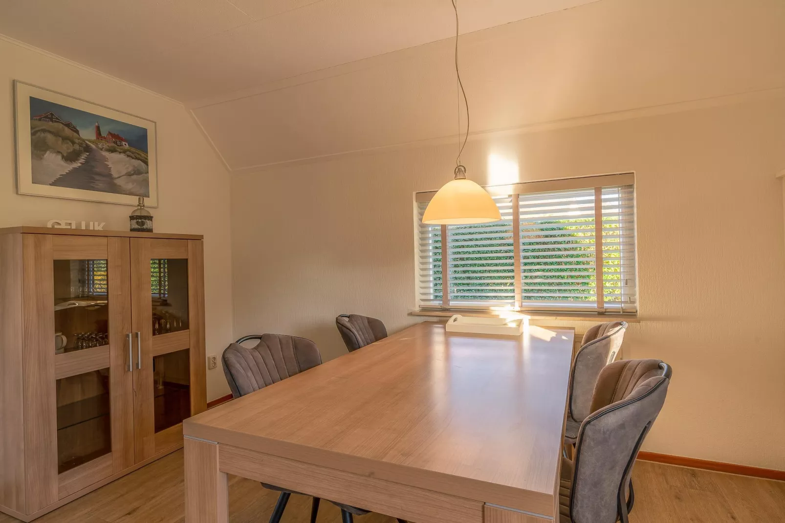 Kamperfoelie 63-Salle à manger