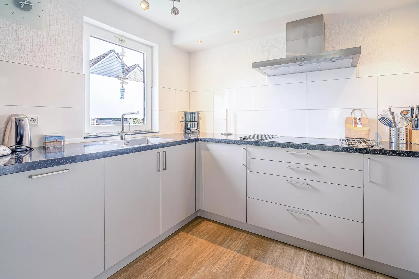 Kamperfoelie 37-Cuisine