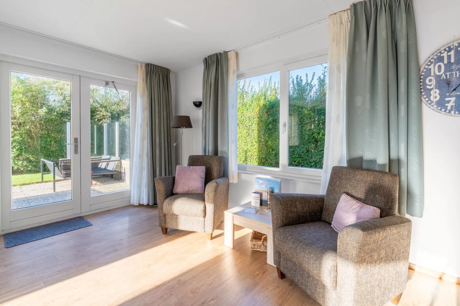 Kamperfoelie 97-Wohnzimmer