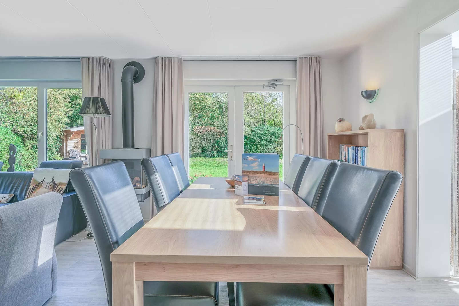 Kamperfoelie 83-Wohnzimmer