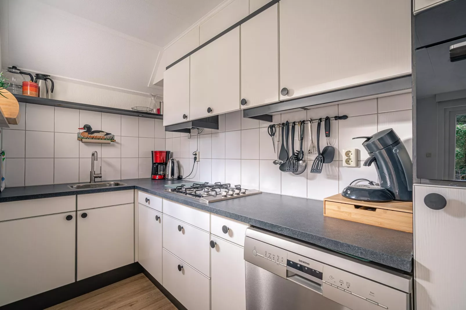 Kamperfoelie 29-Kitchen