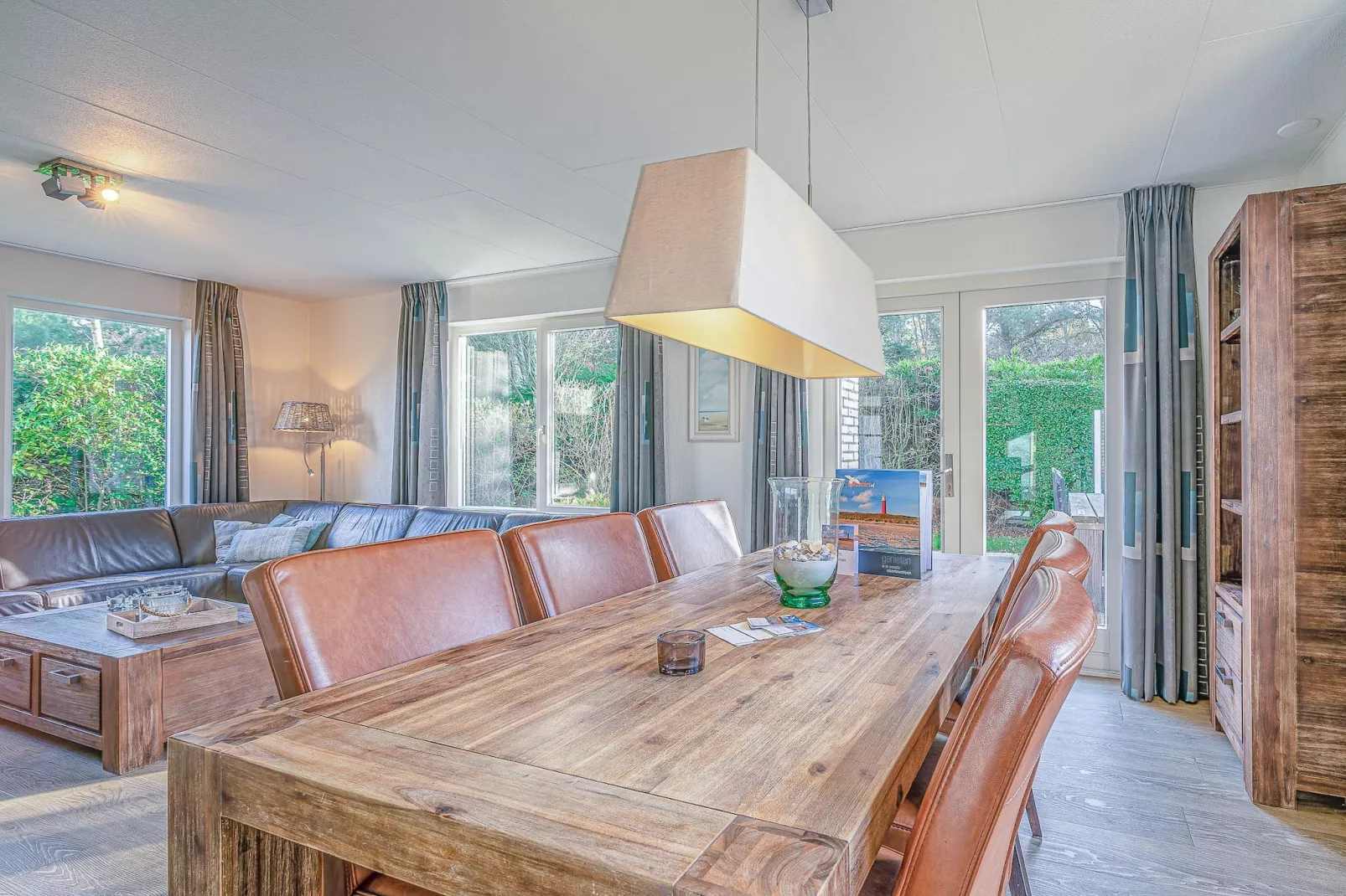 Kamperfoelie 31-Salle à manger