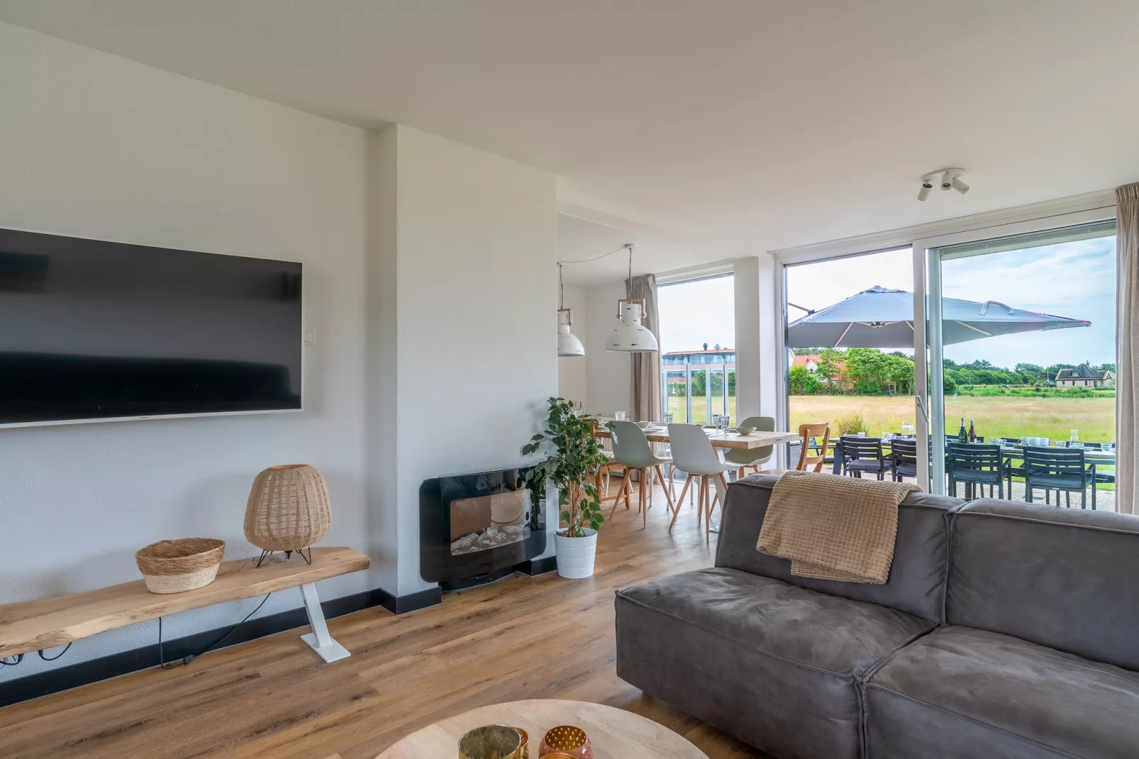 Orchismient 17-Living room