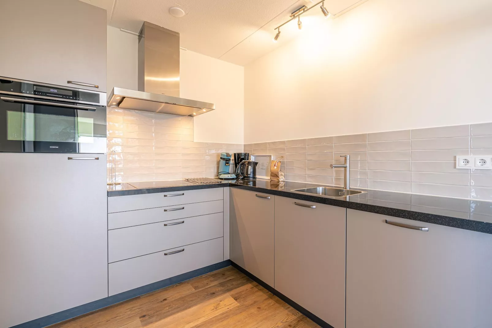 Juliana 150 - Kitchen