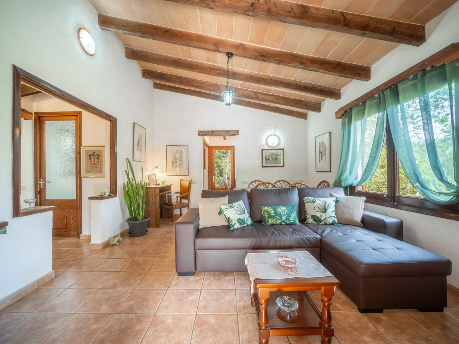 La Salve Can Jordi-Inside