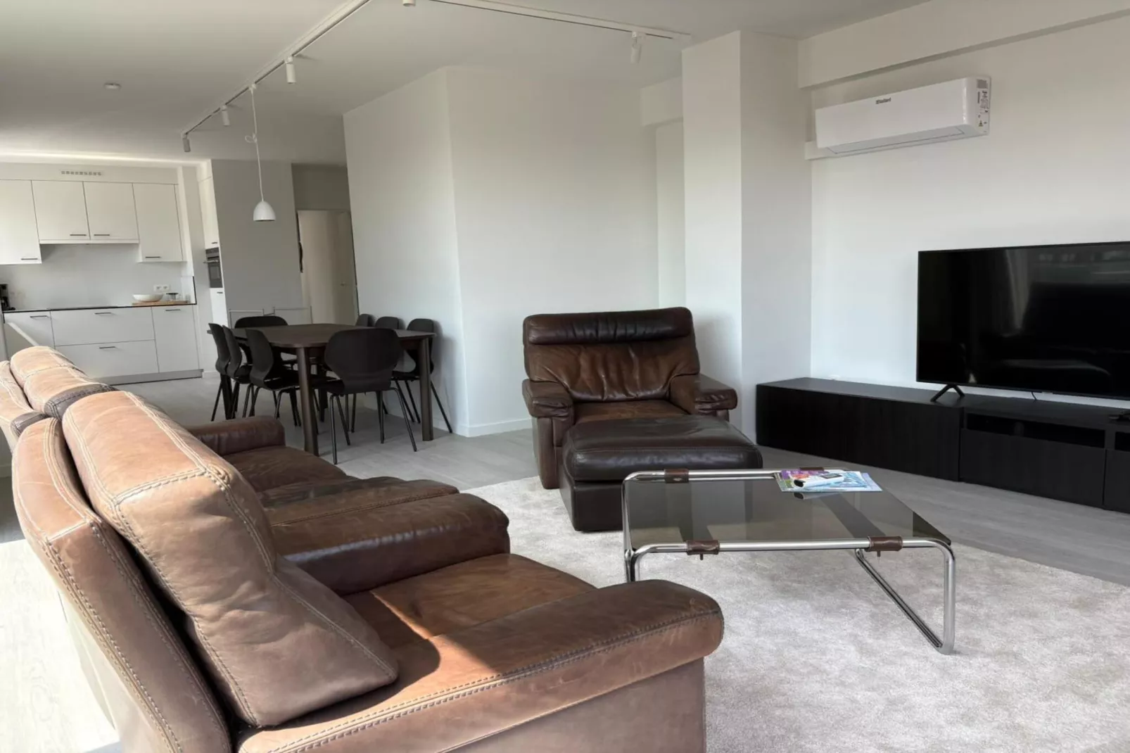 FASHION2 0501-Living room