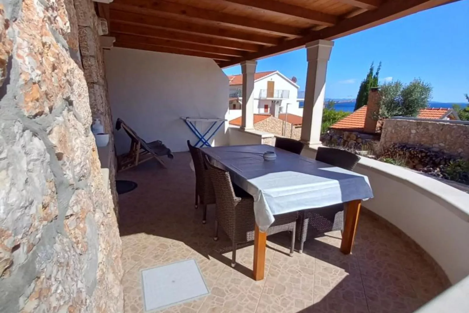 Comfort One Bedroom Apartment with Terrace and Sea view-Terrasse/Balkon