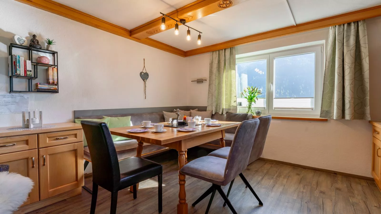 Sonnenschein I-Dining room