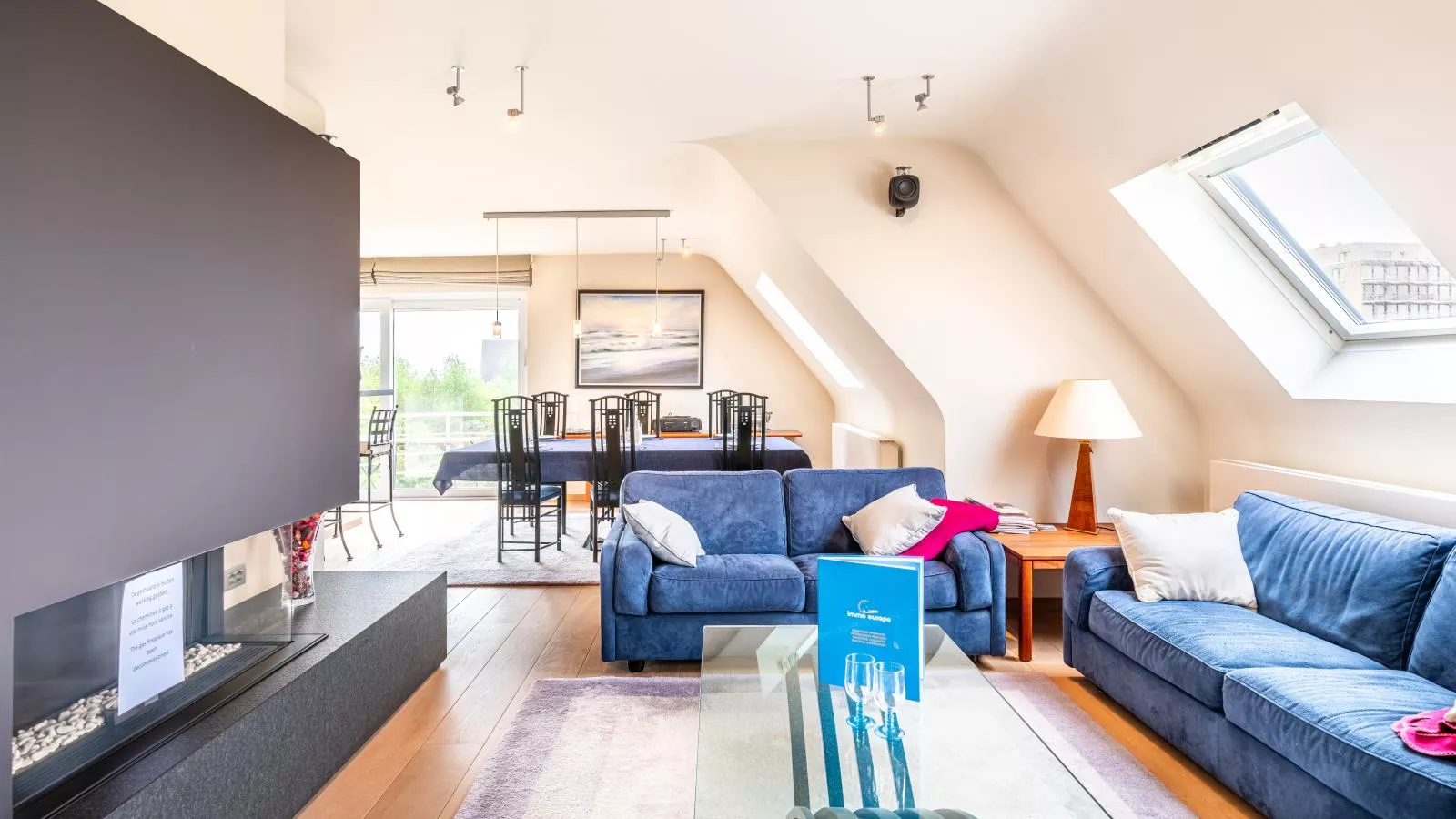 LaRoyale-Living room