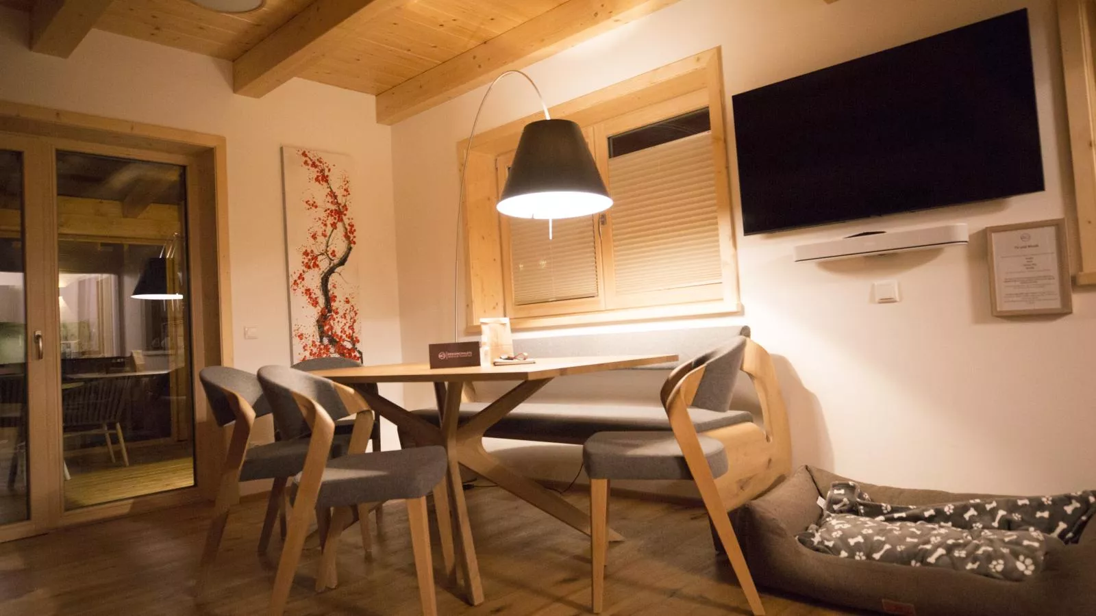 Designchalets Falkertsee-Dining room