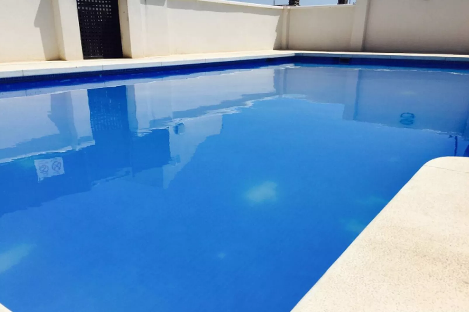 CT 377 - Faro's Malaga Citycenter - Refino Apartment - Rooftop Pool-Swimming pool