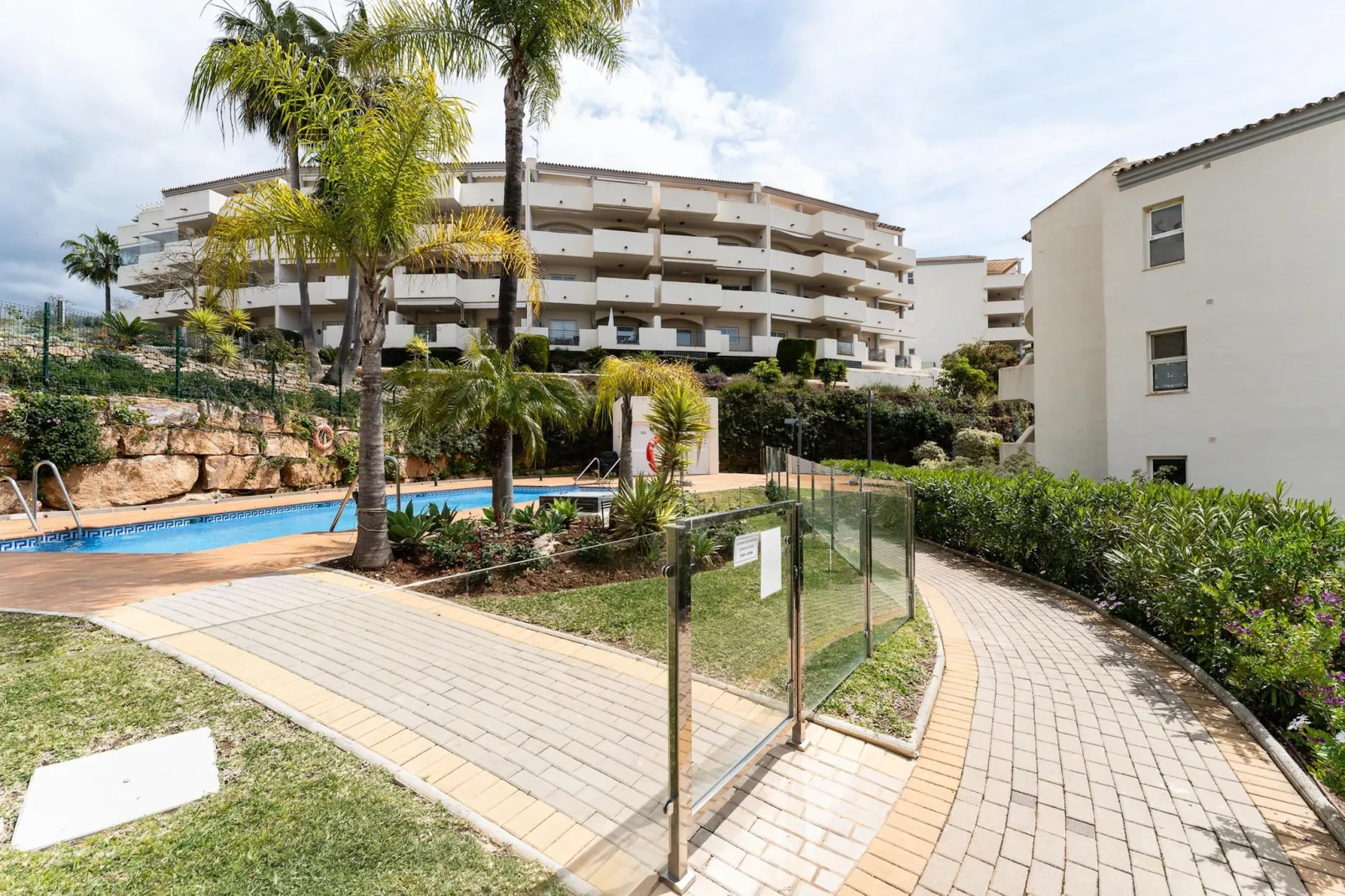CT 375 - Faro's Cozy Dream in Elviria - Marbella-Außenbereich Sommer