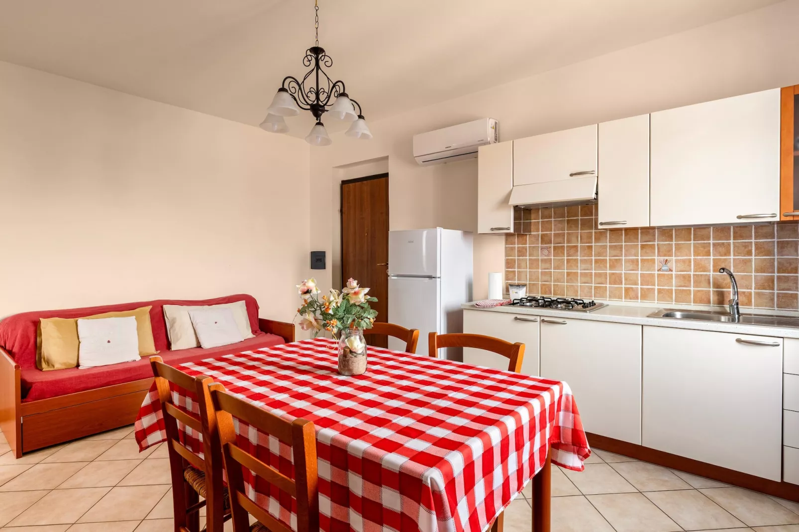 TRILO 5 LA CIACCIA-Salon