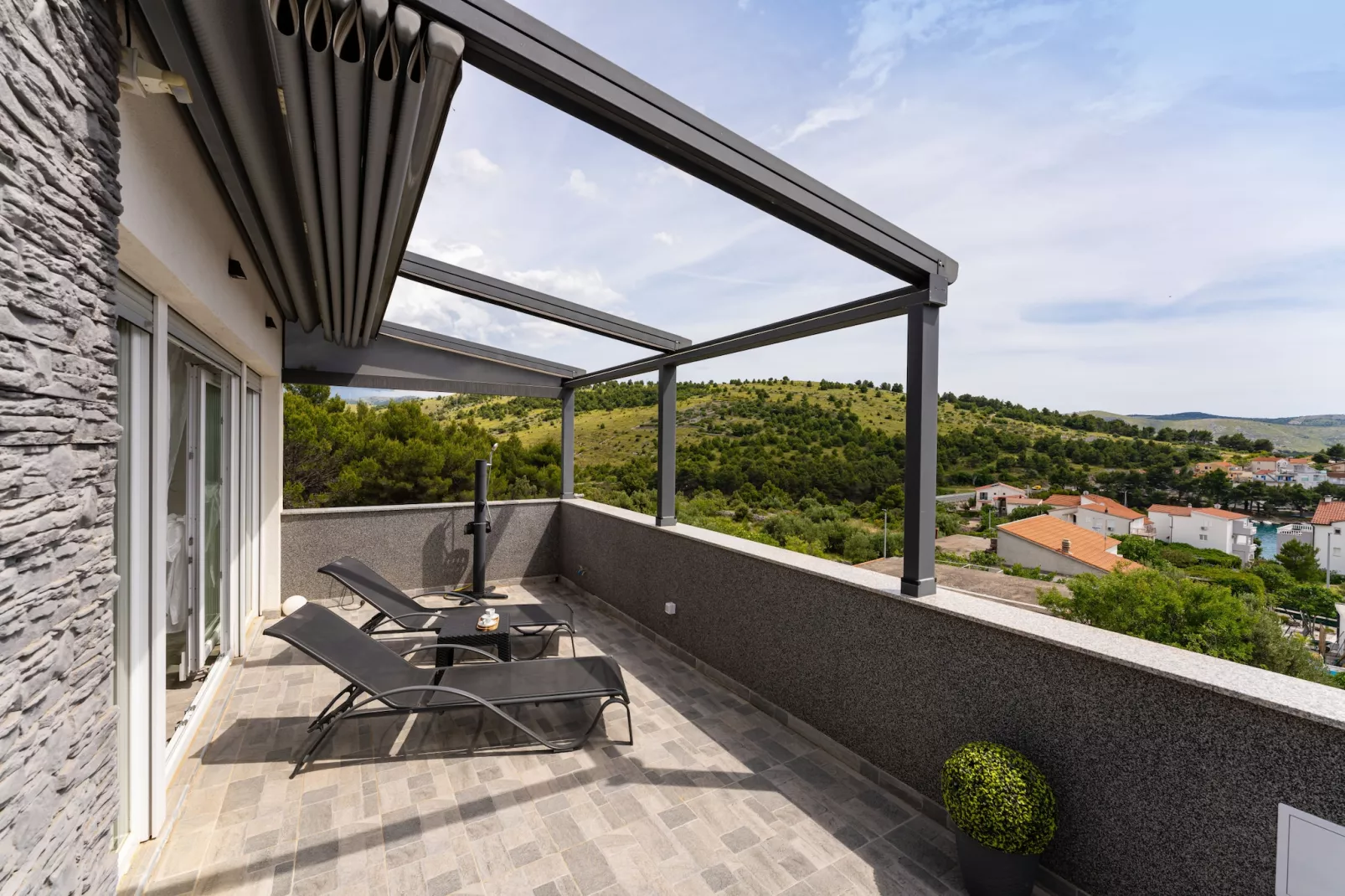 Sea view penthouse Nikita-Terrasse/Balkon