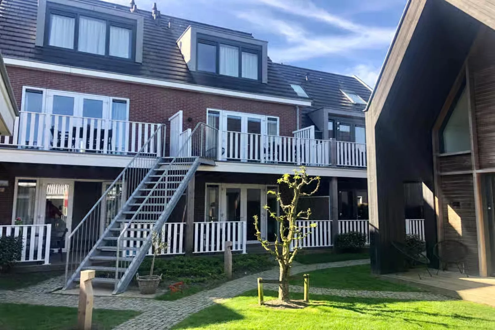 Plein 40 Lodge 17-Jardins en été