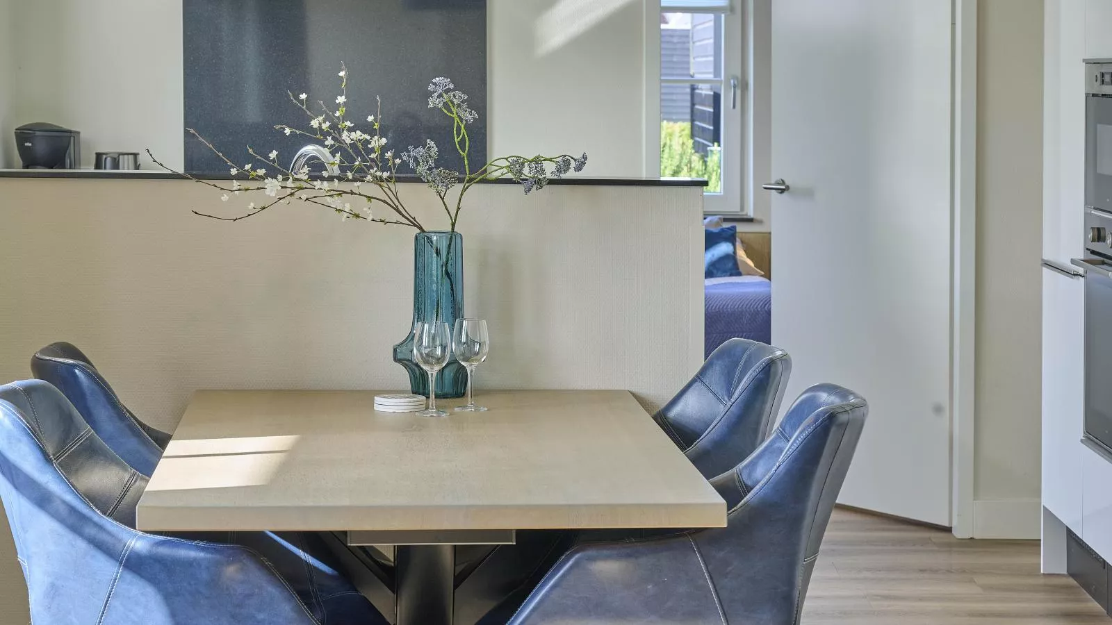 SeaLuxe Residence 27C-Salle à manger