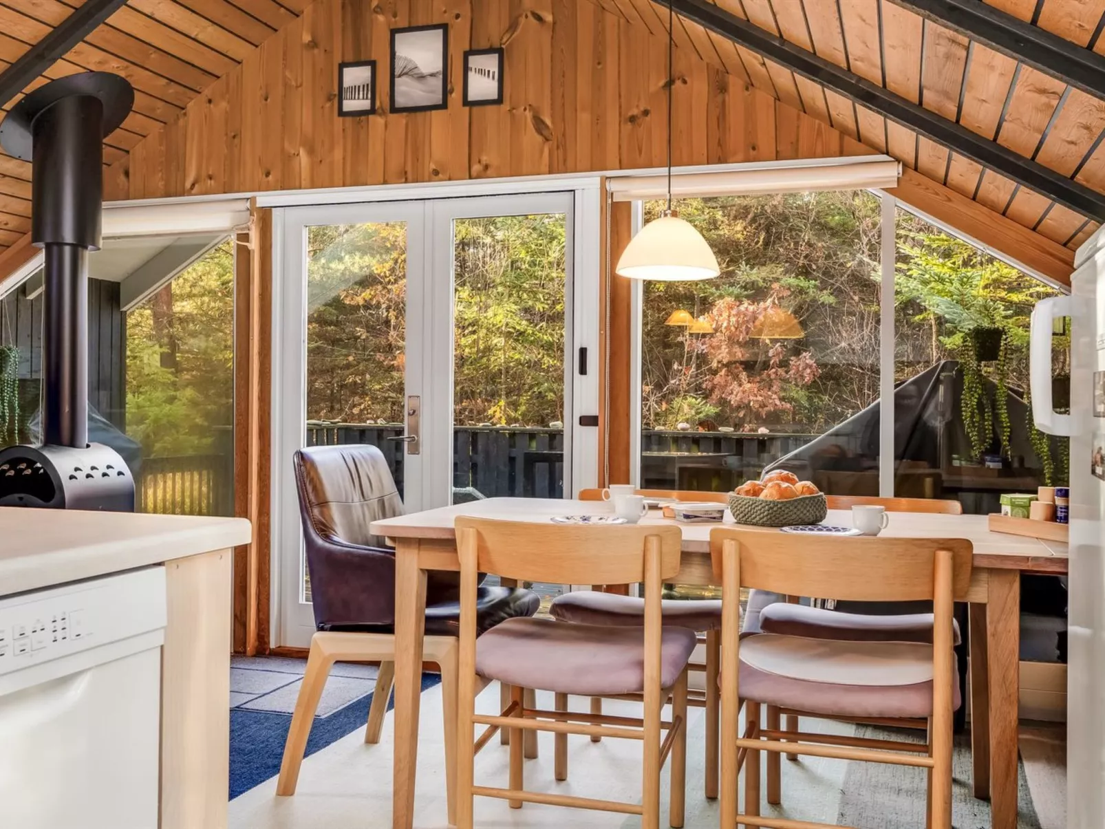 "Else" - 470m from the sea-Inside