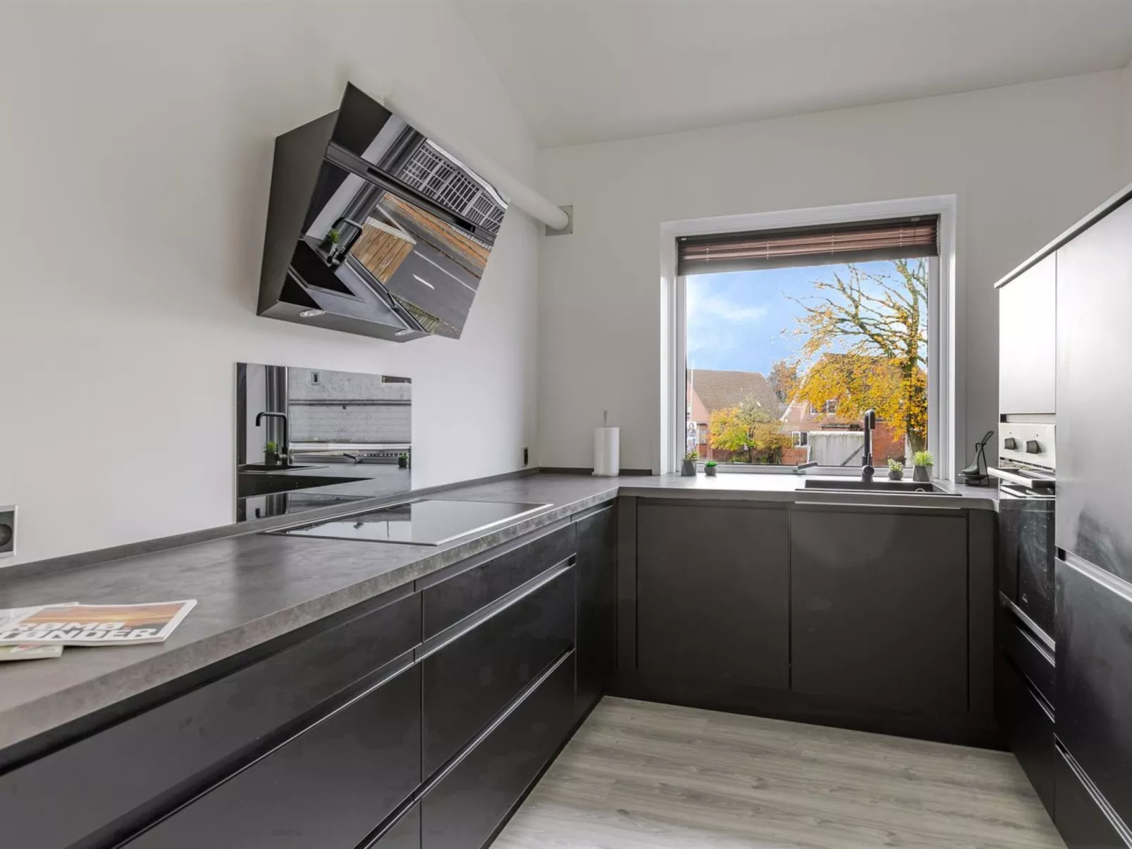 "Fader" - 31km from the sea-Dedans