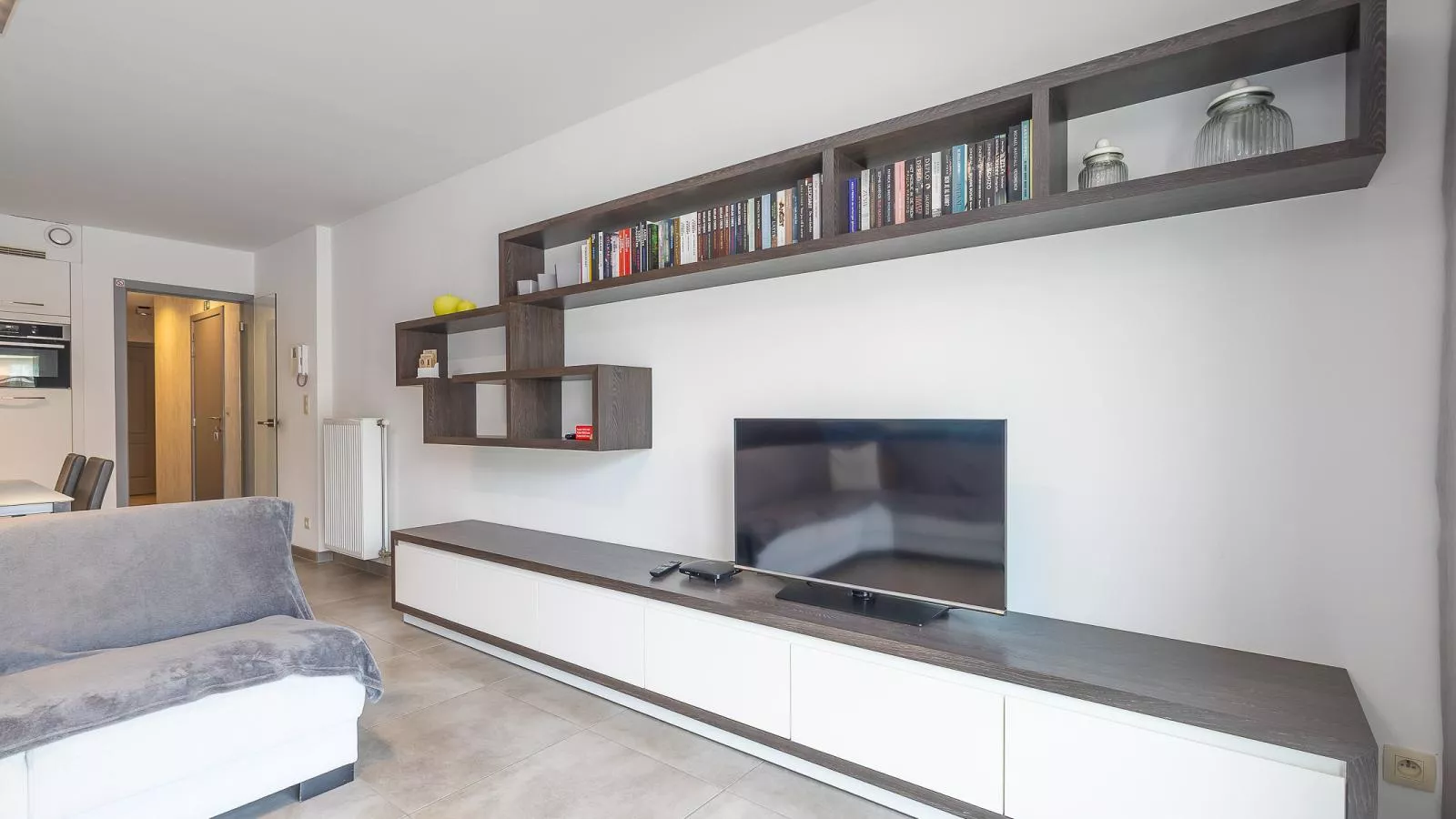 Kingston I - 0701 + parking 3-Living room