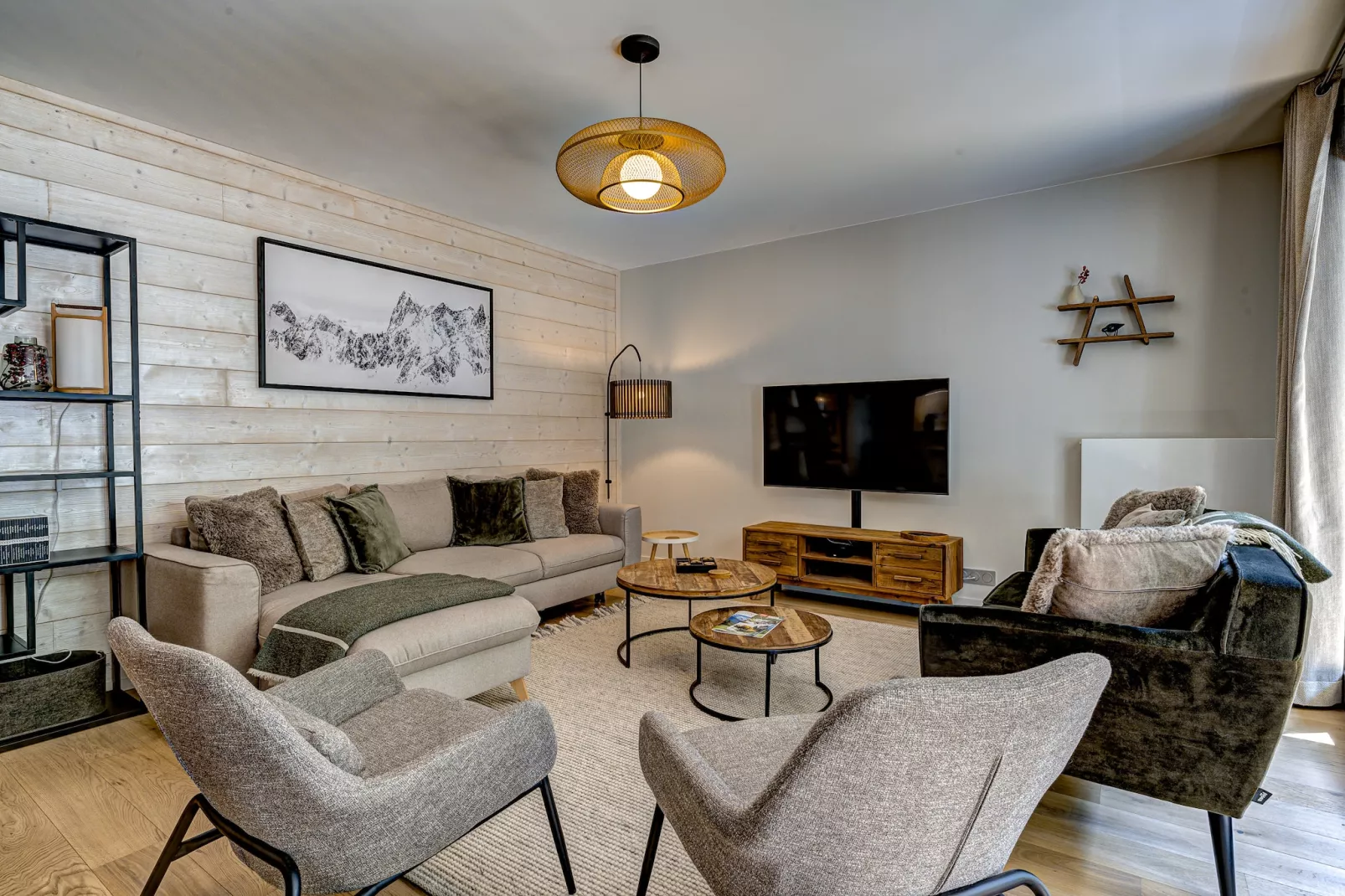 White Pearl A11-Living room