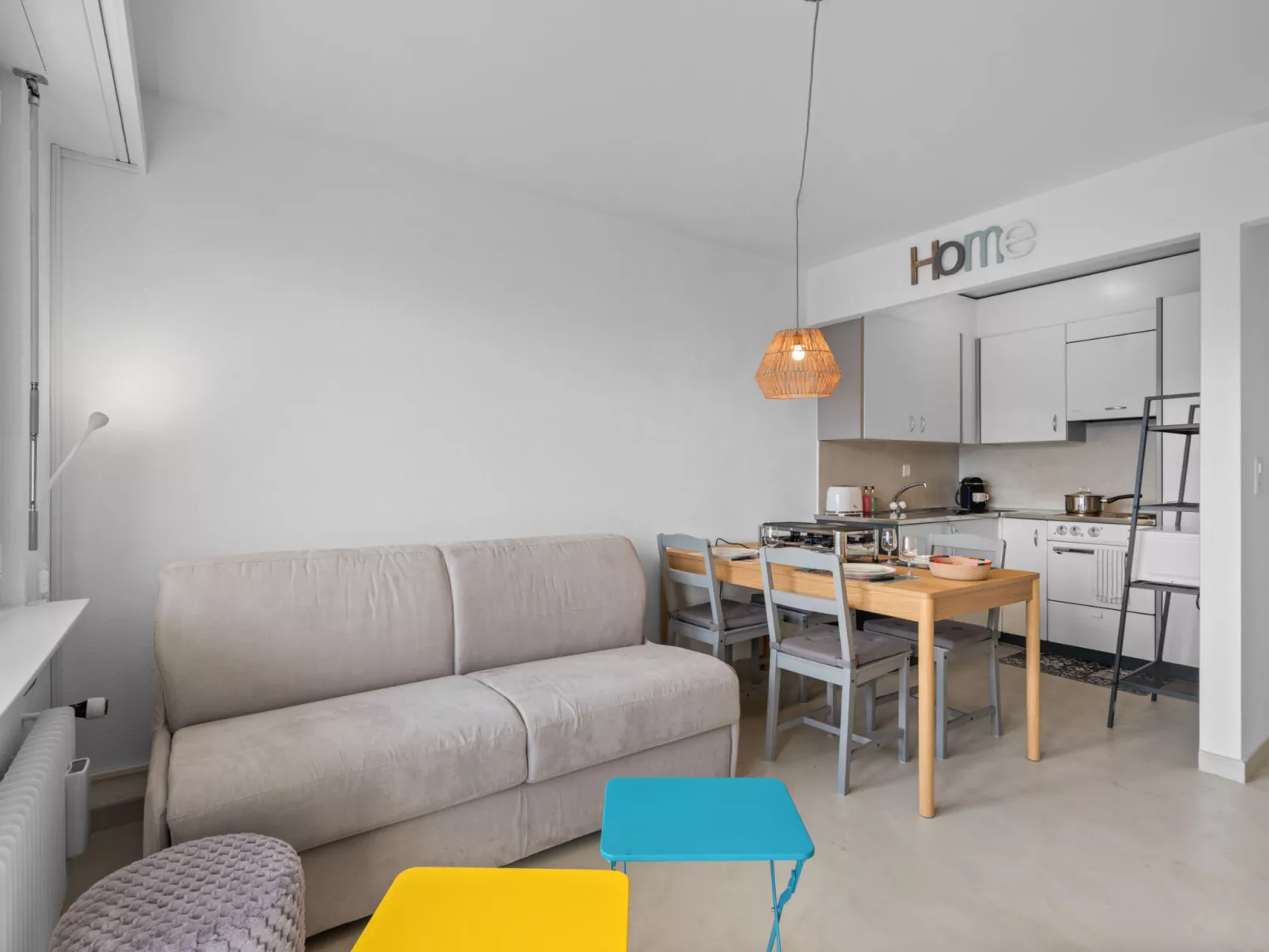 La Roseraie B 24-Inside