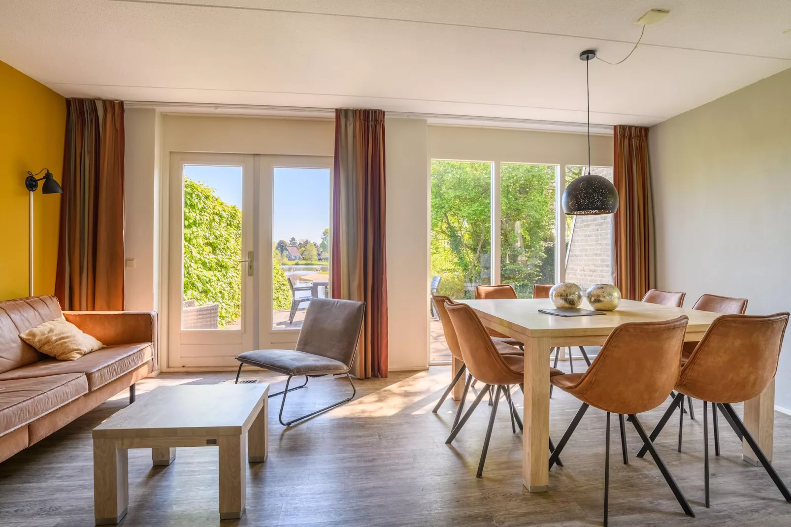 Vakantiepark Emslandermeer 21-Dining room