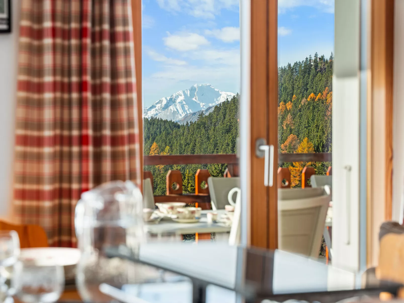 Les Aiguilles Vertes Rez supérieur-Inside