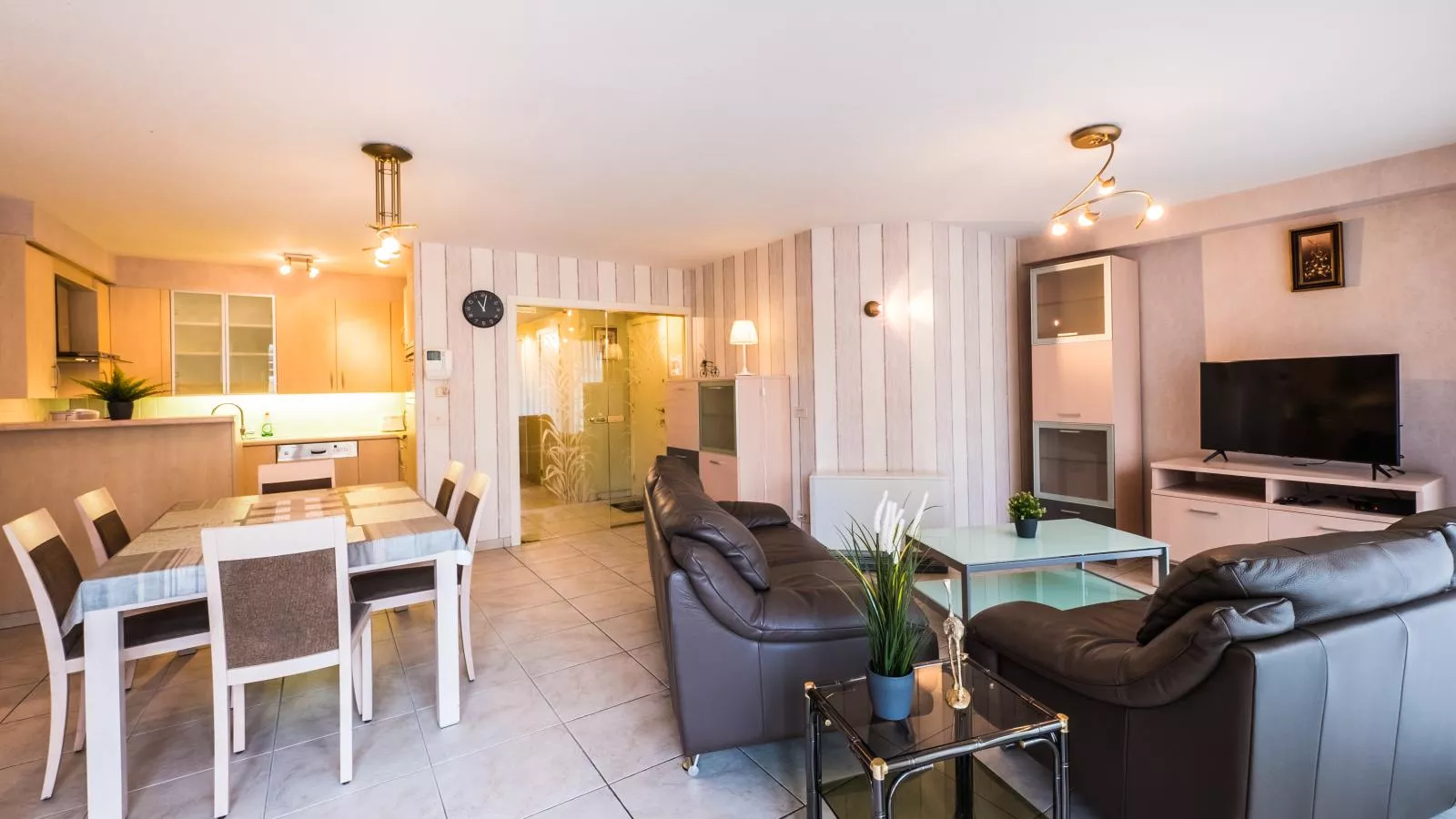 Franklin - 0101-Living room