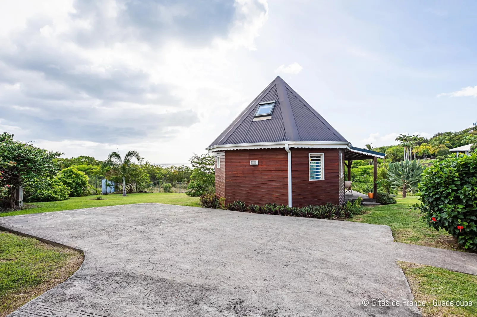 Complexe entier-Résidence-Villa-Salle de Bain amenagée-Vue mer-Außenbereich Sommer