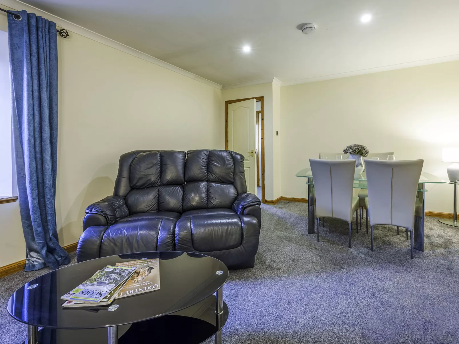 Pitgaveny Apartment-Inside