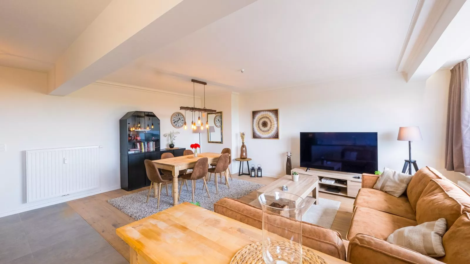 Majestic - 0505-Living room