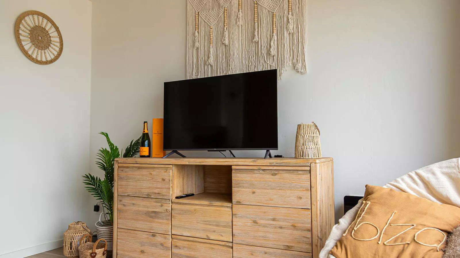 Nautilus - 0903-Living room