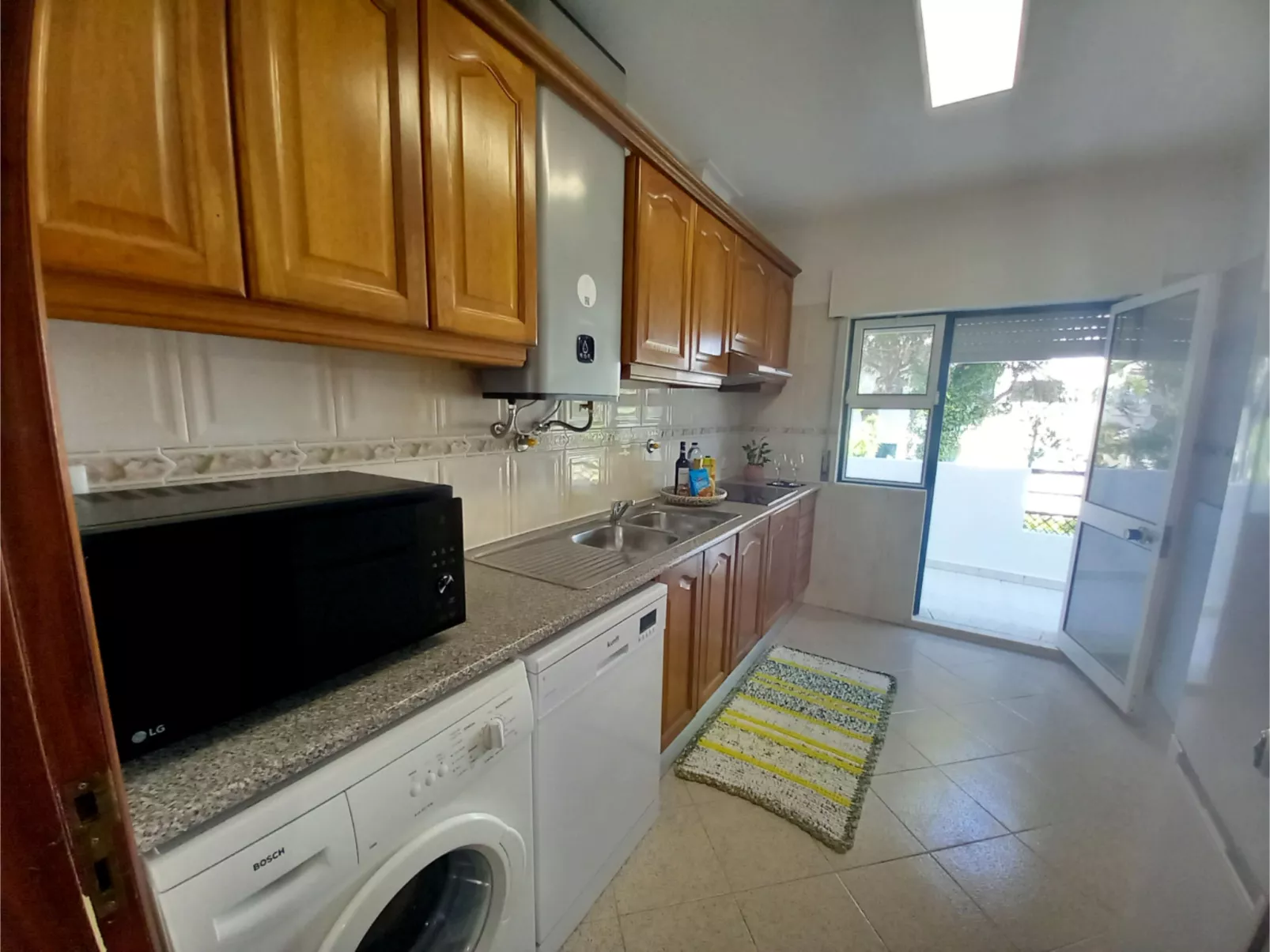 Jade-Sunny Way-Inside