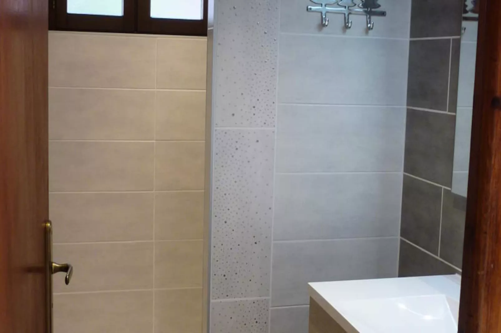 Chalet Gilbert Collet - Untagged