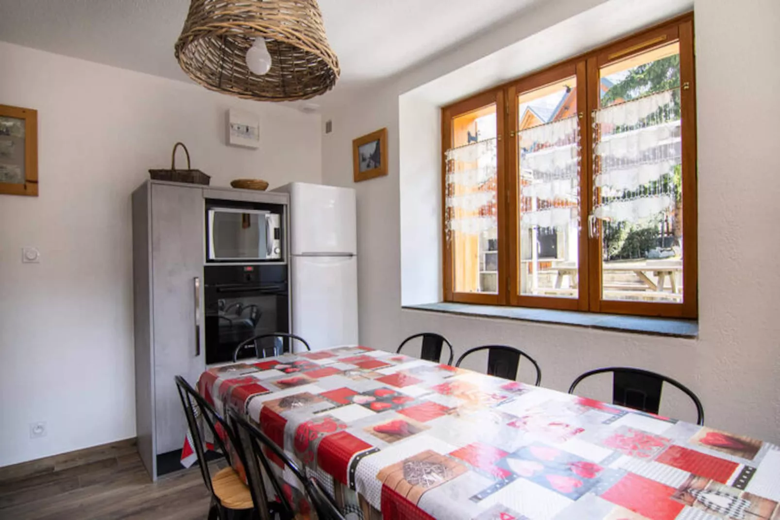 Chalet Gilbert Collet - Untagged