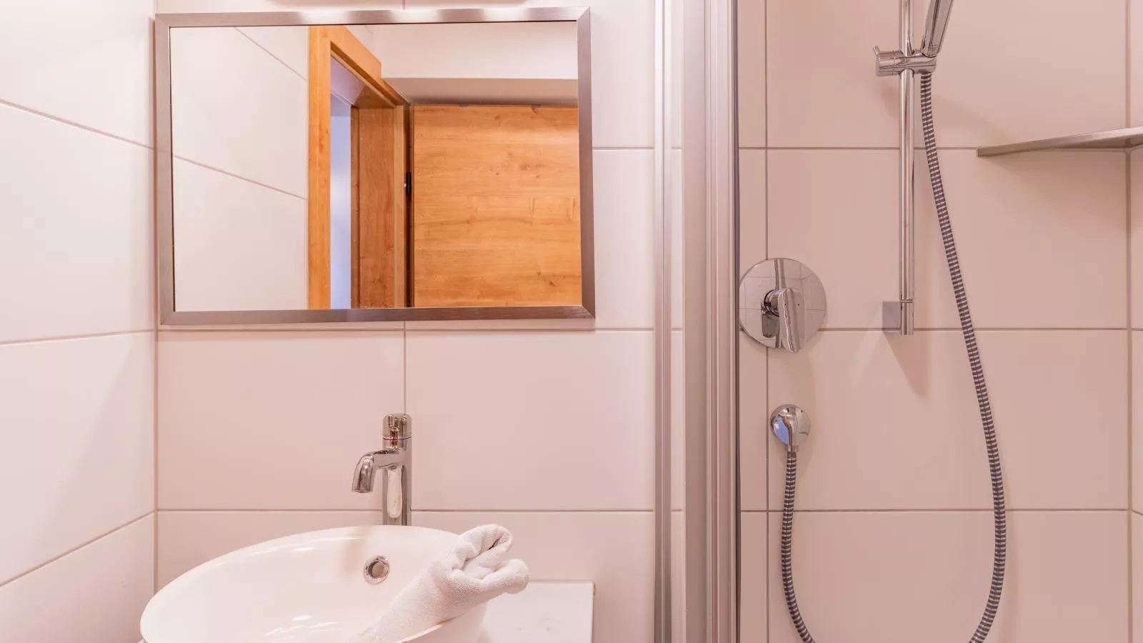 Tirola Stadl Vroni-Bathroom