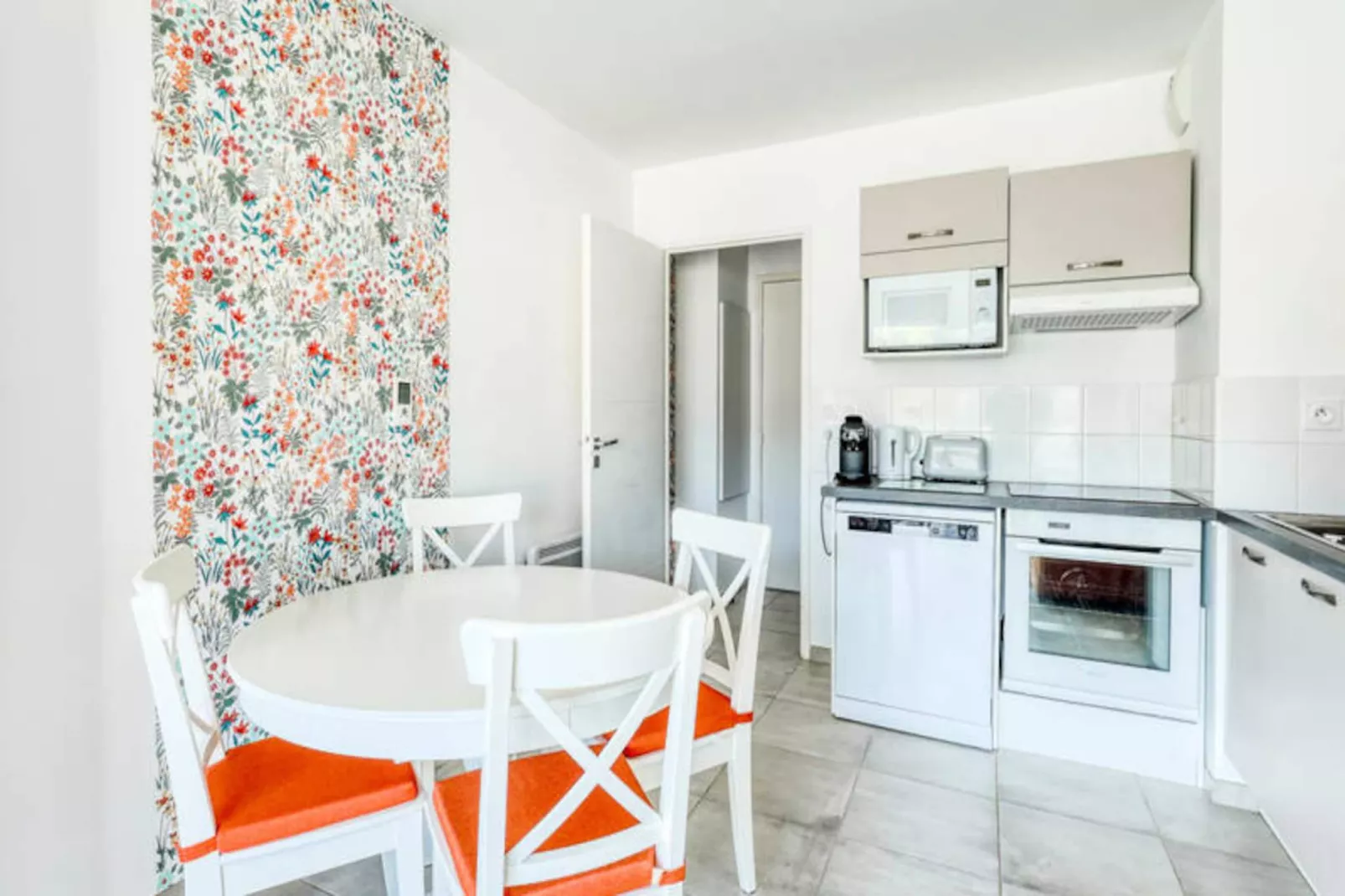 Résidence 🏡 Appartement 2 Chambres Avec Piscine, Parking & Balcon-Untagged