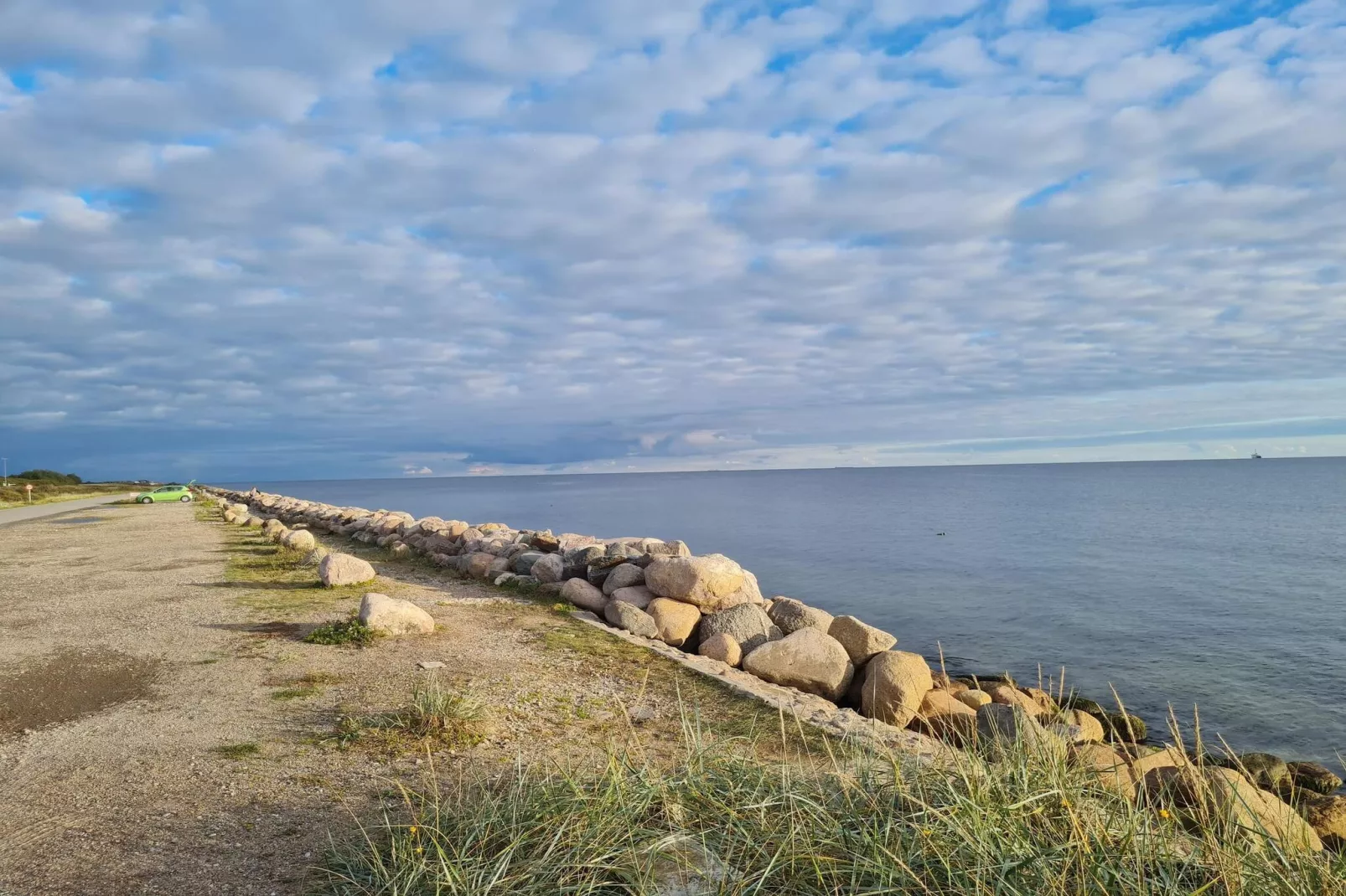 Idyllisches Reetdachhaus-Ruckzugsort-By Traum-Wasserblick