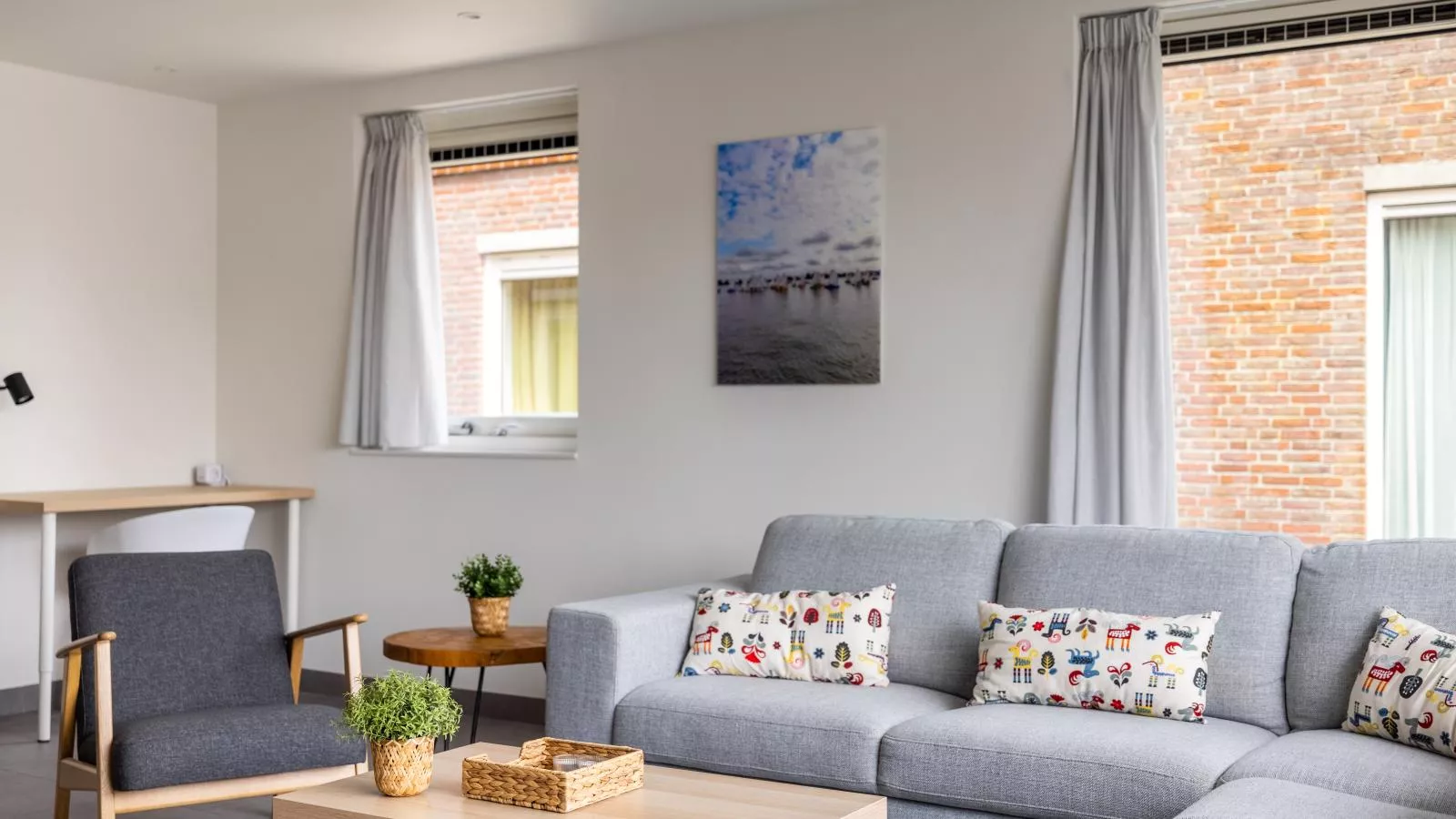 Waterfront-Living room