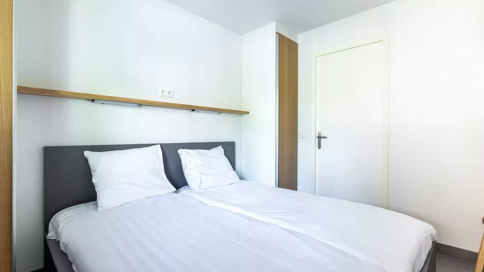 Waterfront-Bedroom