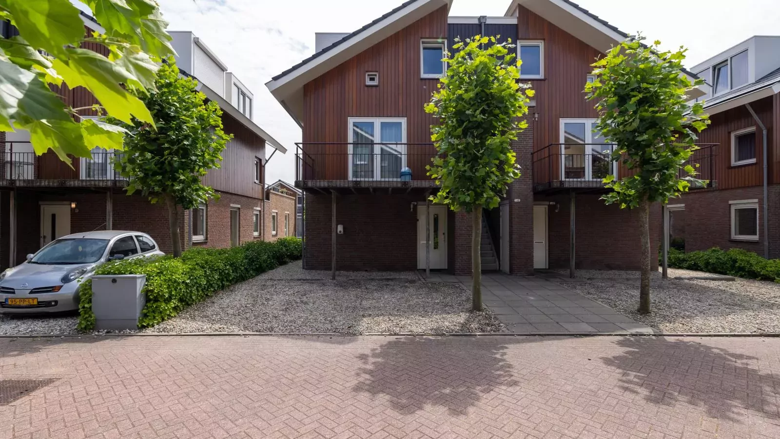 Waterfront-Exterior summer